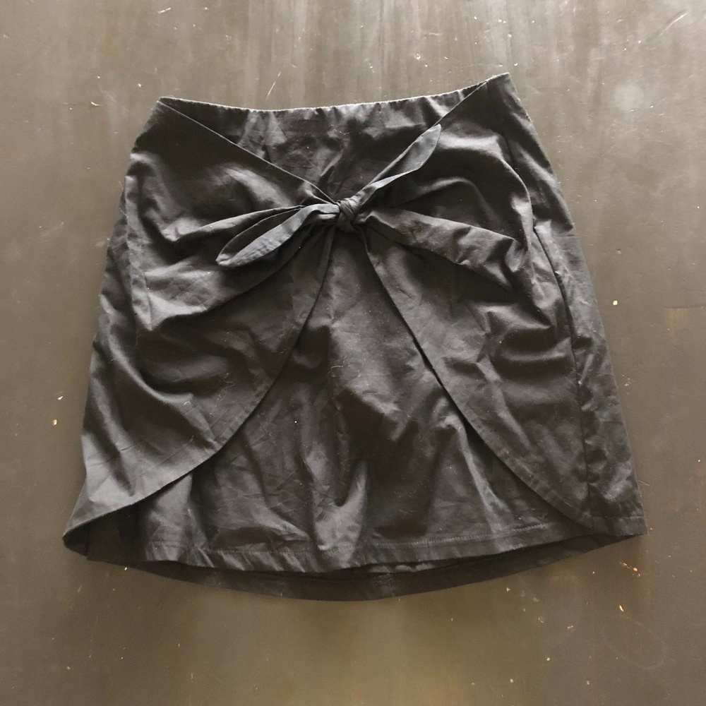 Black Skort